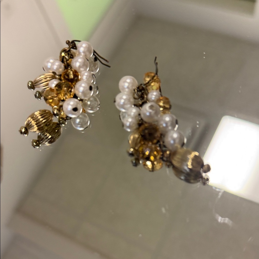 Beautiful Handmade Beaded Elegant Gold Tone and FauxPearl Cluster